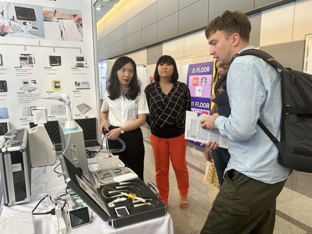 Exhibitions（images 18）